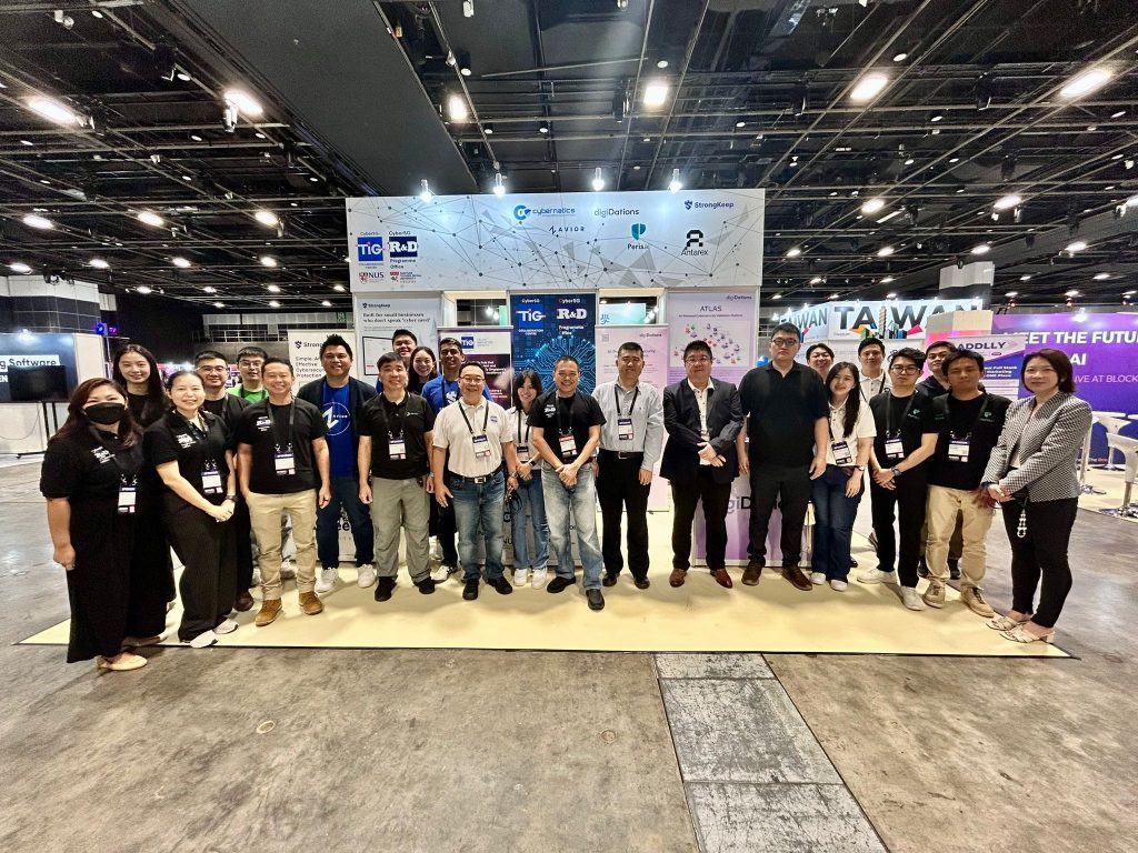 Participants gathered for a group photo at Echelon Singapore 2025
